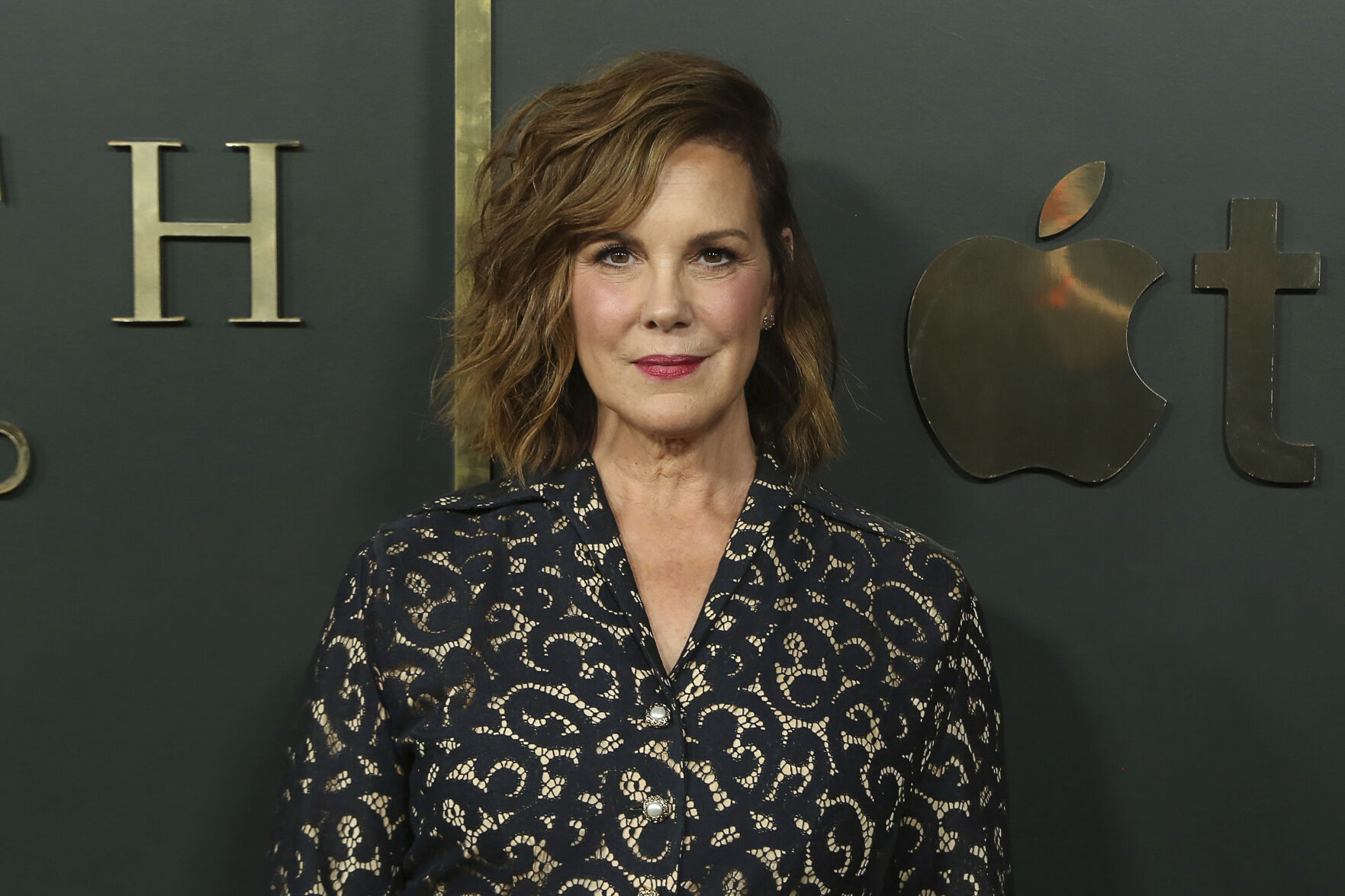 Elizabeth Perkins